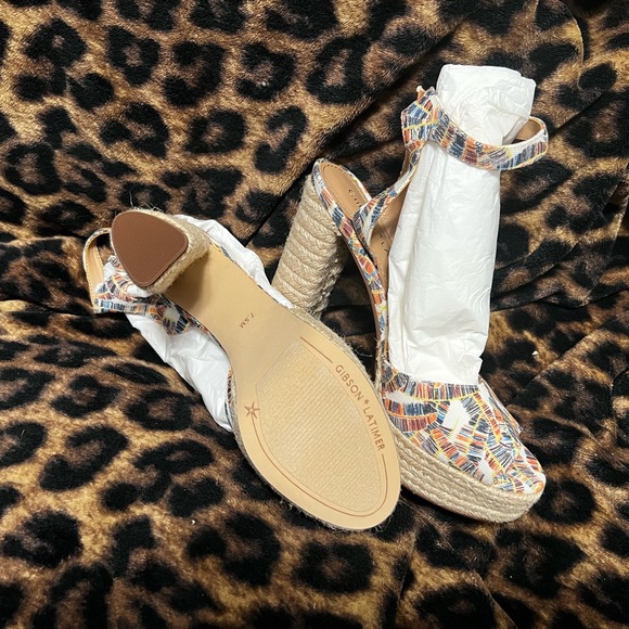 Shoes - Picture 4 of 5